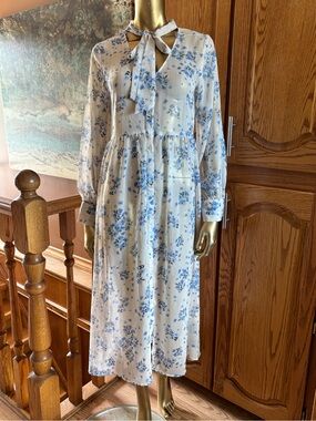 Floral Maxi-Dress with a tie neck detail